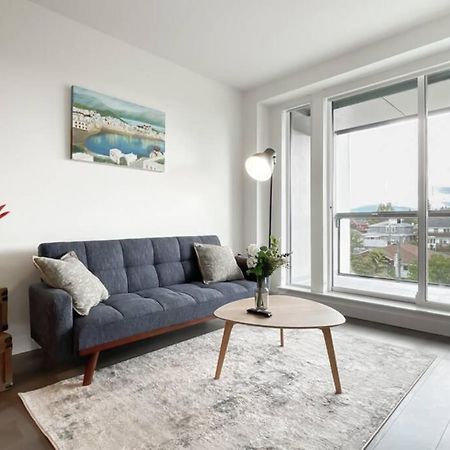 Spacious New Apartment With Working Space@Oakridge Vancouver Eksteriør billede