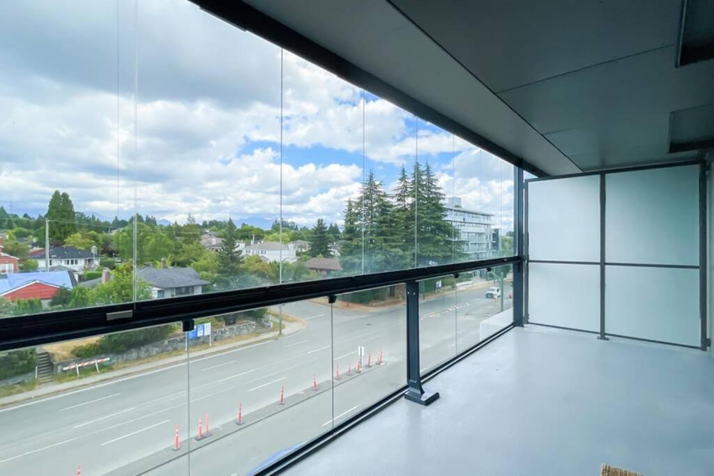 Spacious New Apartment With Working Space@Oakridge Vancouver Eksteriør billede