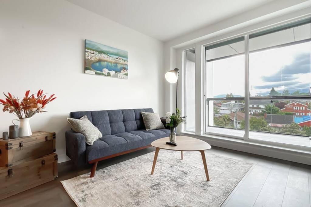 Spacious New Apartment With Working Space@Oakridge Vancouver Eksteriør billede