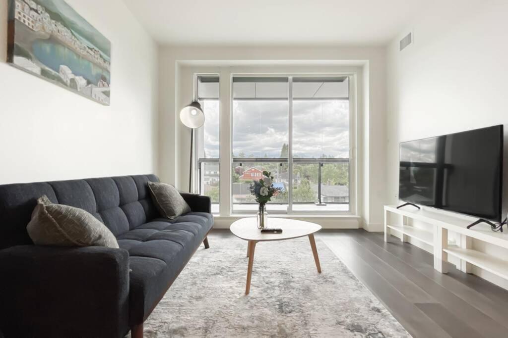 Spacious New Apartment With Working Space@Oakridge Vancouver Eksteriør billede